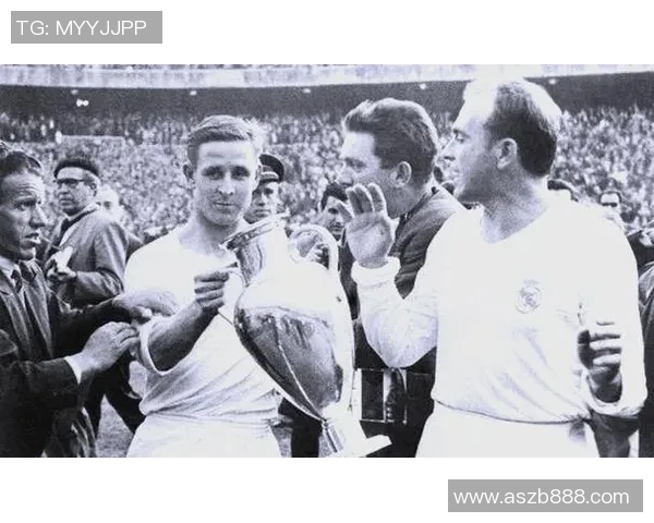 足球各位置顶级球星盘点：从门将到前锋的传奇人物与技术分析